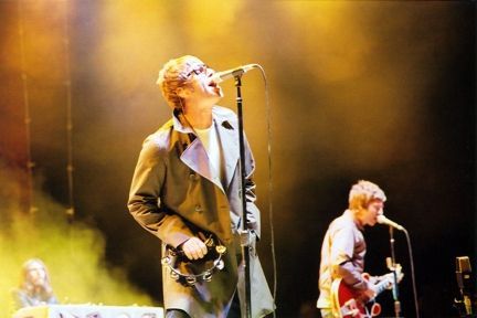 Oasis-sanger offentliggør ukendt sang