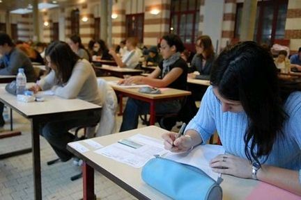 Venner er vejen til første job