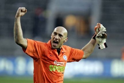 Arek Onyszko til FCM