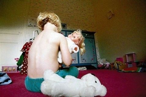 Børn sex-mishandles på lovlig hjemmeside