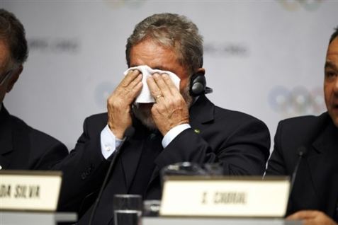 Brasiliensk præsident rørt til tårer