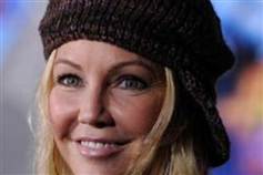 Heather Locklear er tilbage i rollen som Amanda Woodward.