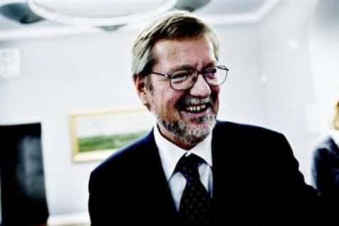 Per Stig Møller erkender, at Kina har været med til at redigere den danske erklæring.