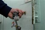 En mand bliver nu fængslet - sigtet for at have slået sine to børn ihjel.