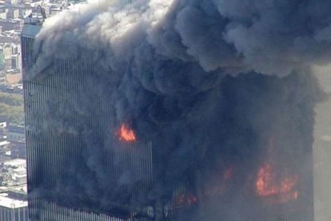 World Trade Center under angrebet 11. sep. 2001 set fra en politihelikopter.  <b>Foto: Greg Semendinger / Scanpix</b>