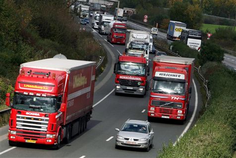Flere chauffører er utilfredse med, at bagmændene ikke bliver stoppet af ny aftale mod løndumping. 