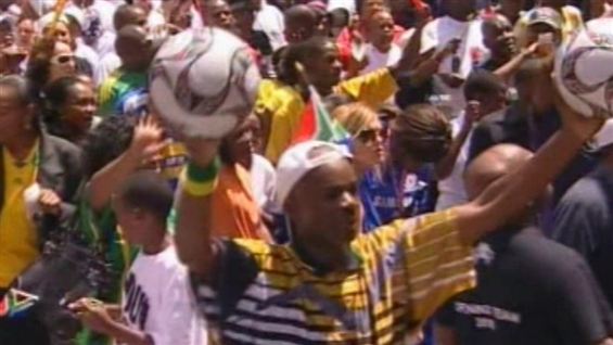 Video: Afrikanere må se fodbold på gaden