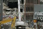 Maskinerne havde travlt, da Ungdomshuset på Jagtvej 69 blev revet ned i marts 2007.