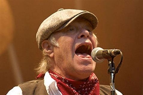Kim Larsen driller Gitte Nielsen