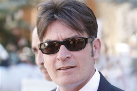 Charlie Sheen tjener 23 mio. i timen