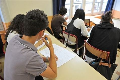 Nydanskere strømmer til uddannelserne
