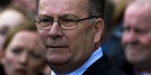 Finansminister har tidligere givet kommunerne på hattepulden for at bruge for mange penge. Nu viser det sig, at ministerierne også har brugt for mange penge.