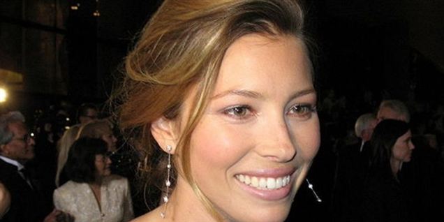 Jessica Biel hader at kysse