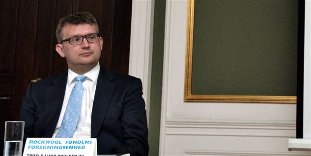 Minister vil slå hårdere ned på sort arbejde