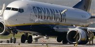 Her står et fly, hvis landingsstel kollapsede på landingsbanen, efter en dårlig landing i Ciampino Lufthavn i Rom den 10. November 2008. Hændelsen skyldtes fugle. Men to andre alvorlige ryanair hændelser i Rom og Stockholm skyldtes bl.a. piloters stress.
