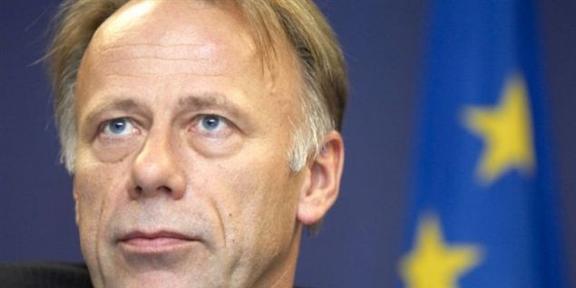 Tysk politiker fik lagkage i hovedet