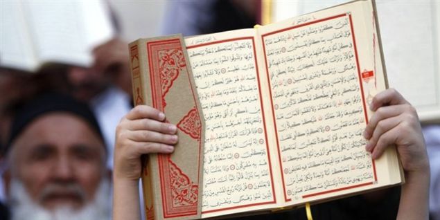 Seks anholdt for at afbrænde koran