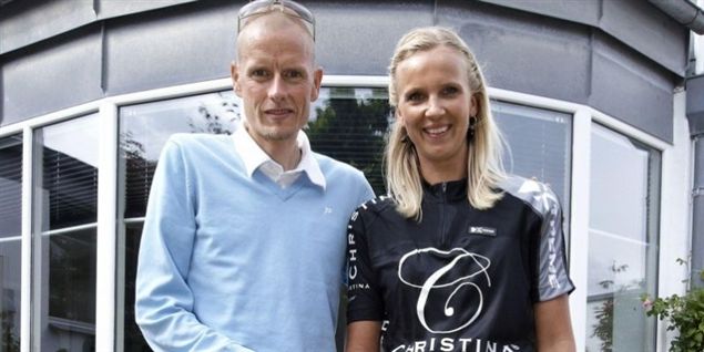 Kyllingen kaptajn på nyt smykke-hold