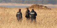 Politiet indstiller eftersøgningen af den 20-årige Tobias Sundgaard Pettersson. Han ligger under isen, siger politiet.