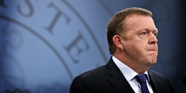 Løkkes højre og venstre hånd forlader skuden