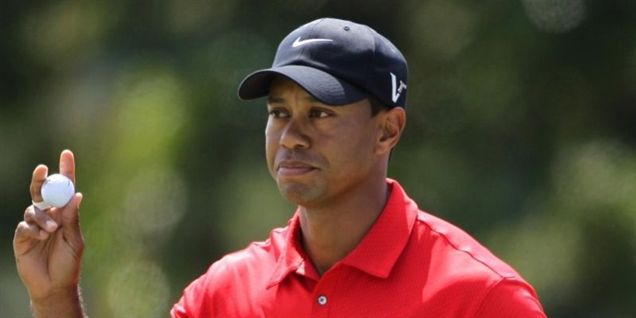 Tiger Woods scorer 13 år yngre studine