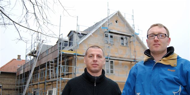Ministervilla belejret af arbejdsløse
