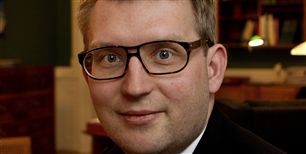 Socialdemokraterne kalder nu Undervisningsminister, Troels Lund Poulsen (V), i samråd for at afklare, hvor lang tid ministeren har kendt til svindel med AMU-kurser.