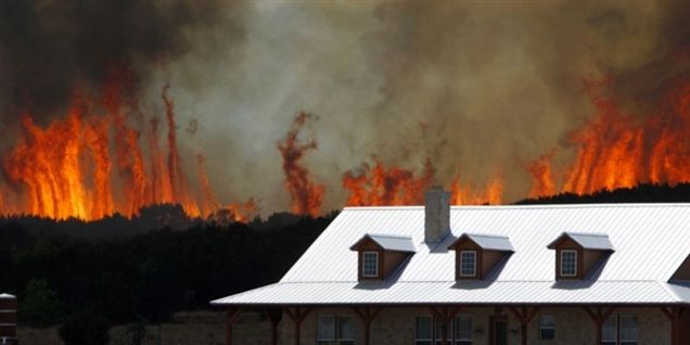 Se gigantisk naturbrand i USA