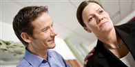 Mere end dobbelt så mange mænd som kvinder fantaserer om at lokke en kollega med i kanen.