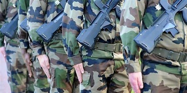 Ministeren vil have flere kvinder i forsvaret