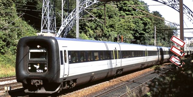Togtrafik lammet efter ligfund