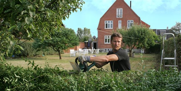 Familiepligter æder 300 timer mere om året