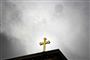 Vi vil hellere i kirke end i teatret