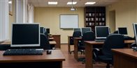 Mange virksomheder fik travlt med at sende deres ansatte på AMU-kursus, da finanskrisen bremsede produktionen. Det blev dyrt, men nu har regeringens gjort efteruddannelse mindre attraktivt. Og det kan ses på deltagerstatistikken.
