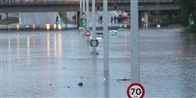 Vejdirektoratet har lukket flere motorveje som følge af lørdagens skybrud. Her er det ved Lyngbyvejen.