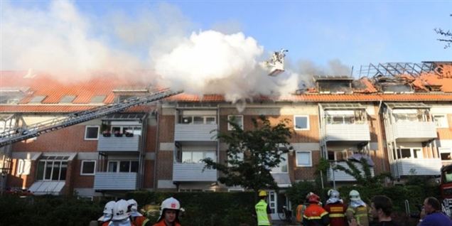 Se brandfolk kæmpe med vild brand i København