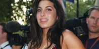 Amy Winehouse som hun så ud i 2004. Hun debuterer med pladen Frank i 2003, og høster stor anerkendelse for albummet Back to Black fra 2006