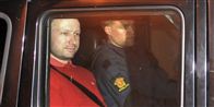 Den røde trøje på billedet er angiveligt et ønske fra den terrorsigtede Anders Breivik.