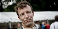 Prins Joachim var ikke helt tilfreds under weekendens racerløb. Han endte nemlig med at køre ind i Jan Andersen i Tom Kristensens bil under racerløbet i Fælledparken i København.