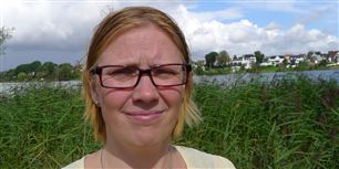 Karina Lauridsen har kroniske smerter, nerveforstyrrelser og piskesmæld, men fik alligevel frataget sine sygedagpenge af Silkeborg Kommune.
