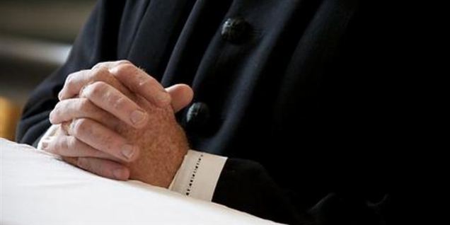 Præsteforening: Lad de unge komme til