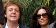 Den kommende fru McCartney er 18 år yngre end sin forlovede.