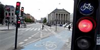 Der er ingen biler, der kan holde tilbage for de røde lys ved Det Kongelige Teater.