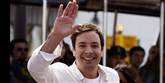 <span style='font-family: Arial; font-size: 15px; color: White;'>Komikeren og tv-værten Jimmy Fallon har også øje for symbolværdien i sine mindeord. "Tak, Steve jobs, for alle de morsomme og utrolige måder du gjorde vores liv bedre på. Sendt fra min iPhone."</span> <span style='font-family: Arial; font-weight: normal; font-size: 15px; color: #999999;'>Foto: Polfoto, Matt Sayles / POLFOTO</span>