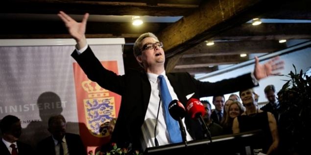Søren Pind knuselsker Pia K på Facebook