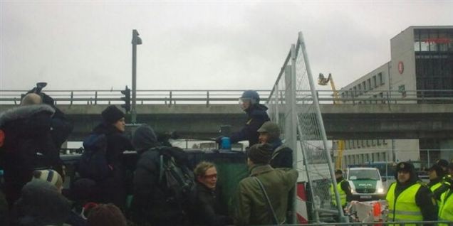 Politiet tjekkede demonstranter på Facebook