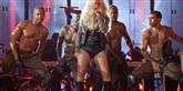 <span style='font-family: Arial; font-size: 15px; color: White;'>Christina Aguilera har på det sidste langt sig noget ud og har fået nogle ordentlige lårbasser.</span> <span style='font-family: Arial; font-weight: normal; font-size: 15px; color: #999999;'>Foto: POLFOTO, (AP Photo/Joel Ryan) / POLFOTO</span>