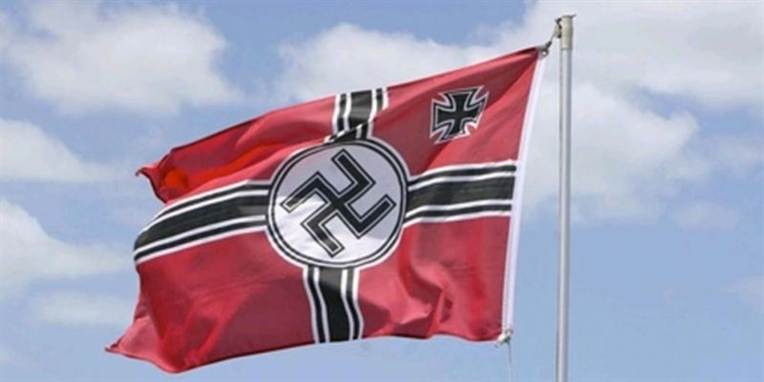 Topnazisten Rudolf Hess er gravet op og brændt.