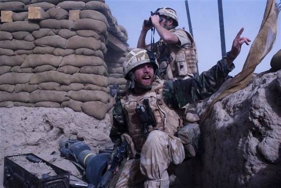 En misforståelse var skyld i, at ni betjente søndag blev dræbt i Afghanistan.