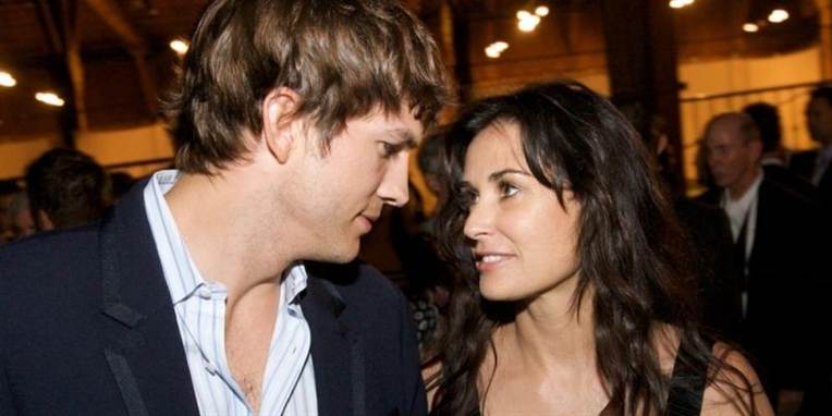 Ashton Kutchers kone gennem seks år, Demi Moore, kan muligvis fremover også grine af ægtemanden, når han indtager hovedrollen i komedieserien 'Two and a Half Men'.